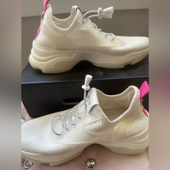 Steve Madden Shoes - Steve Madden White Sneakers